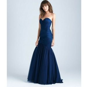 Wtoo bridesmaid dress in teal.